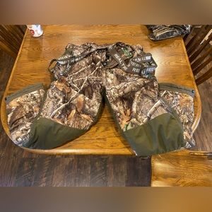 Men’s Realtree Insulated Camo Pants Size M